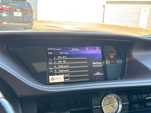 2018 Lexus ES 300h Image 18 of 25