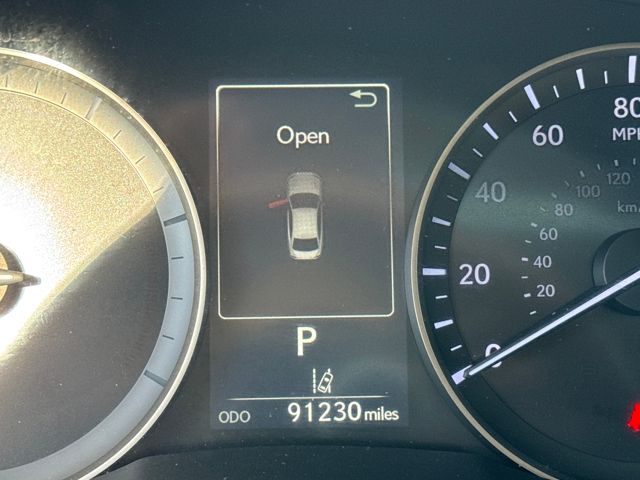 2018 Lexus ES 300h Image 16 of 25