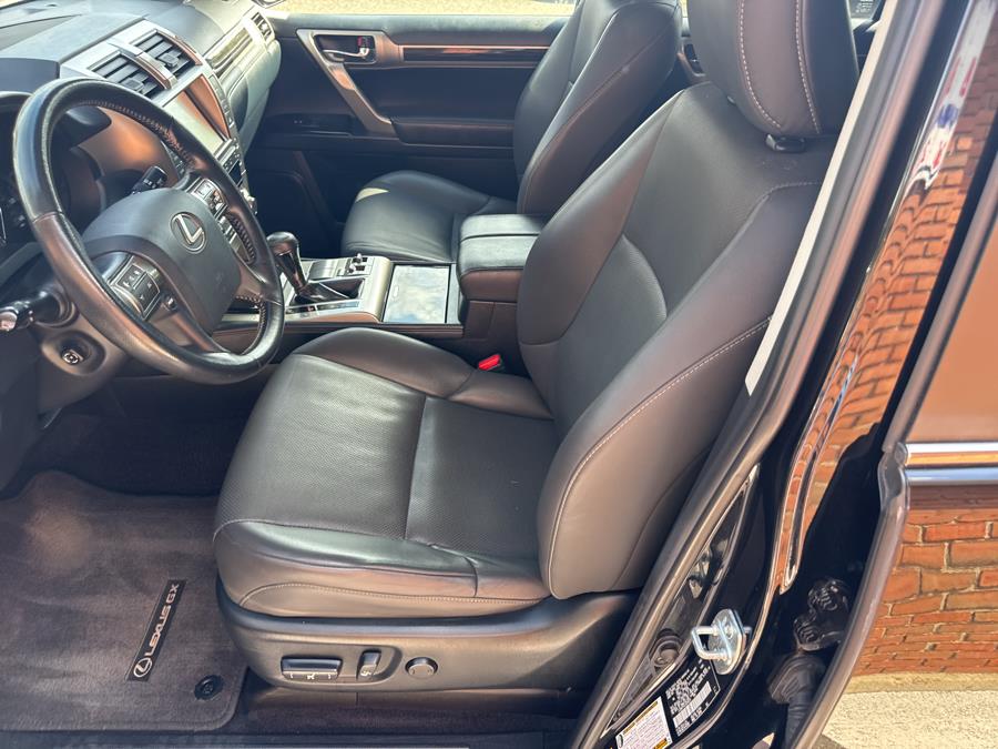2018 Lexus GX Image 25 of 57
