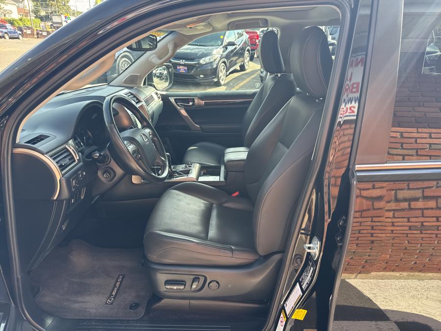 2018 Lexus GX Image 29 of 57