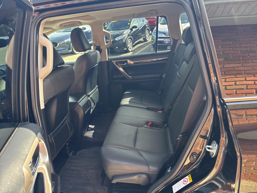 2018 Lexus GX Image 26 of 57