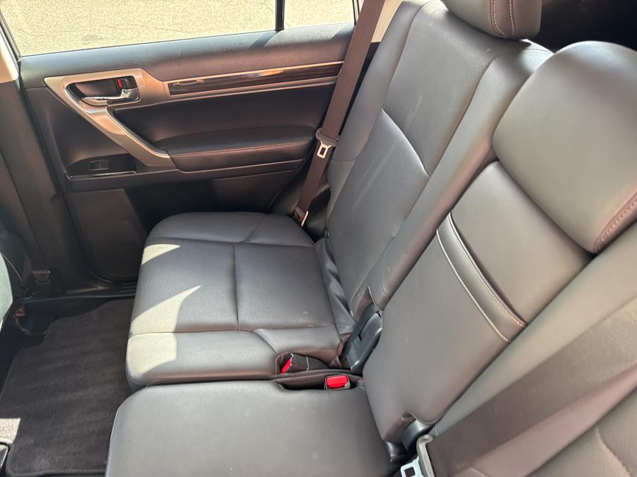 2018 Lexus GX Image 24 of 57