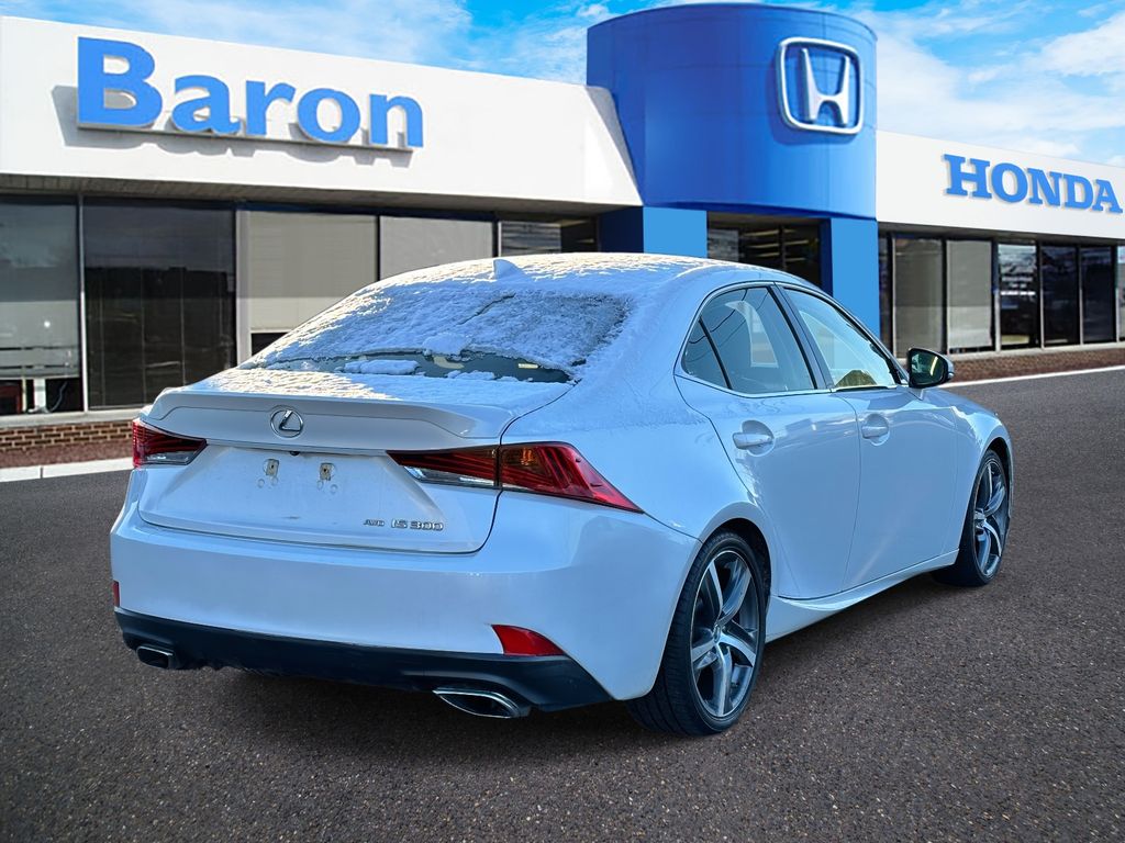 2018 Lexus IS 300 Image 3 of 30