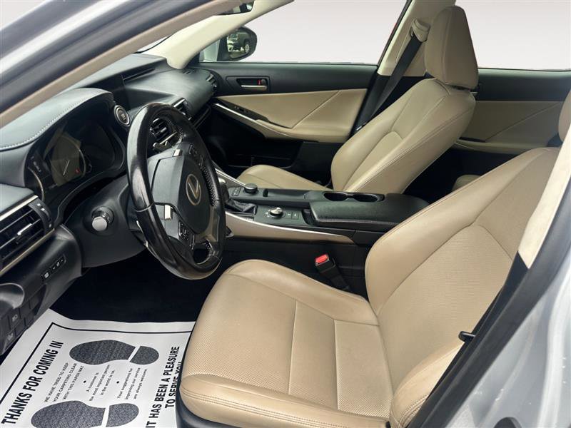 Vehicle image 10 of 16