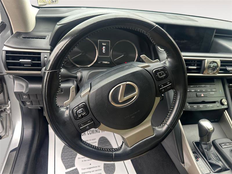 Vehicle image 13 of 16
