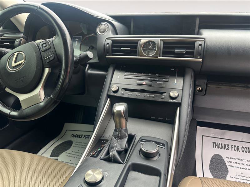 Vehicle image 12 of 16