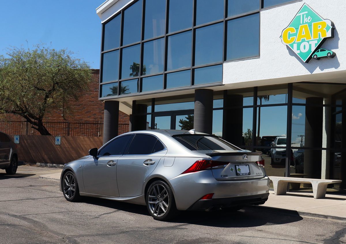 2018 Lexus IS 300 Image 14 of 59