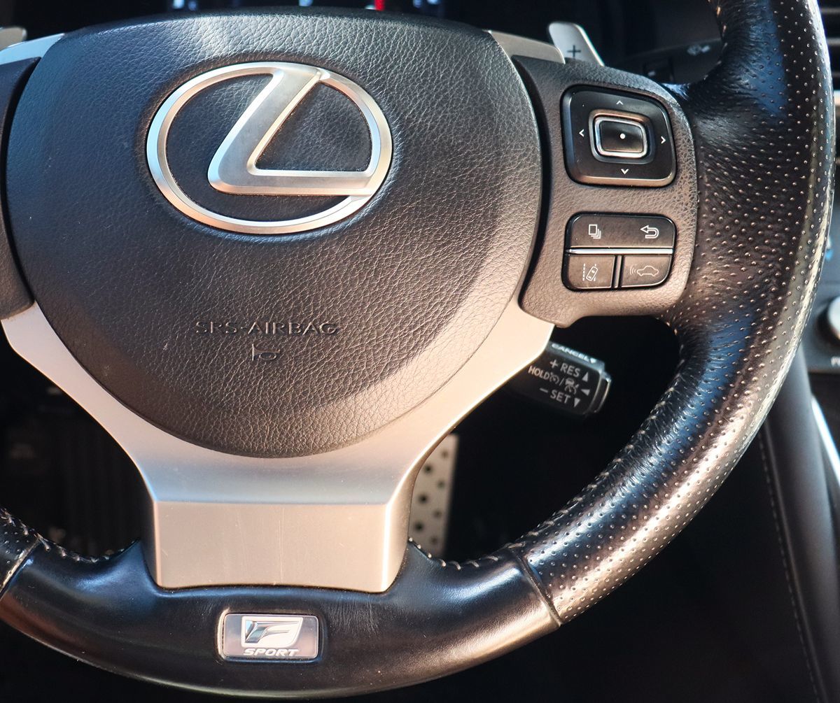 2018 Lexus IS 300 Image 34 of 59