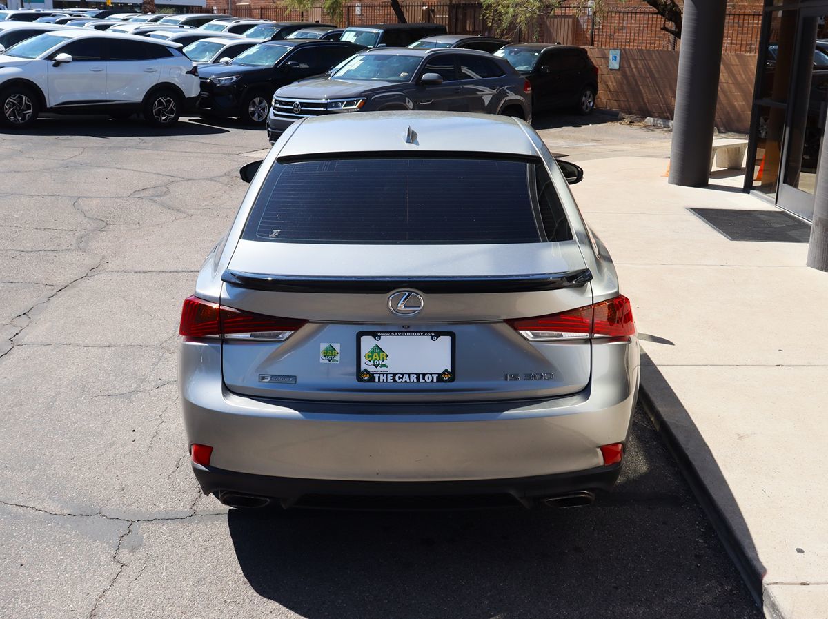 2018 Lexus IS 300 Image 11 of 59