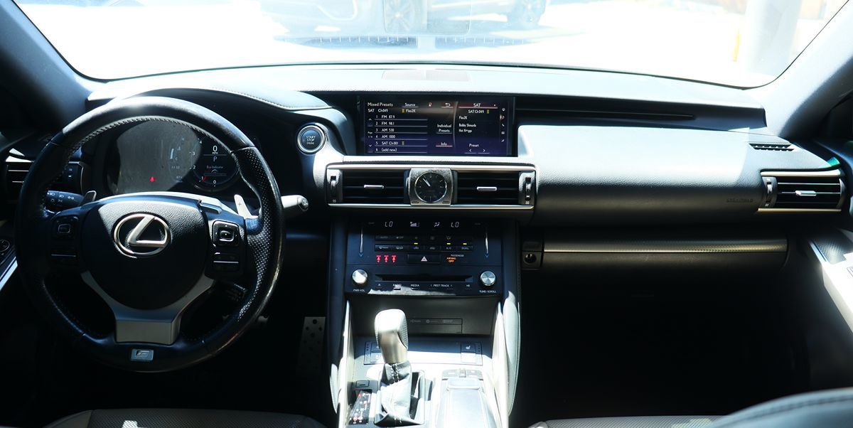 2018 Lexus IS 300 Image 31 of 59