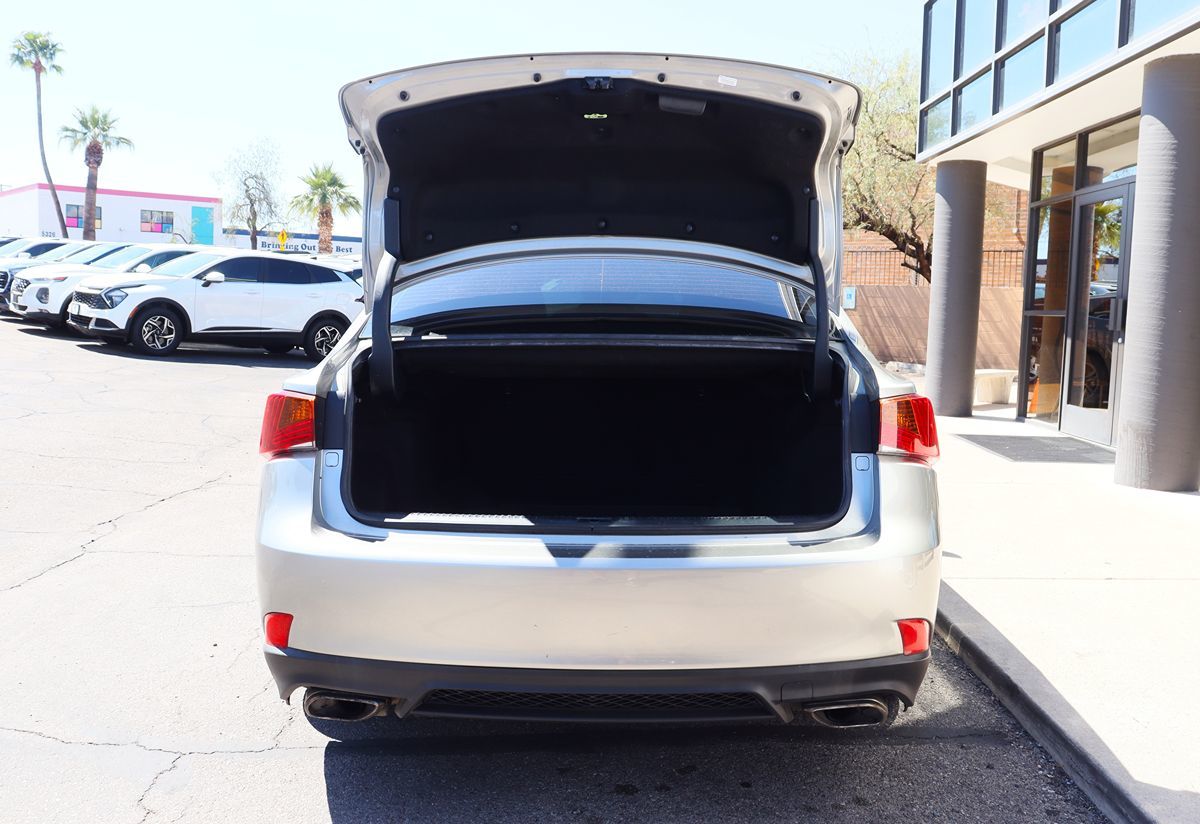 2018 Lexus IS 300 Image 23 of 59