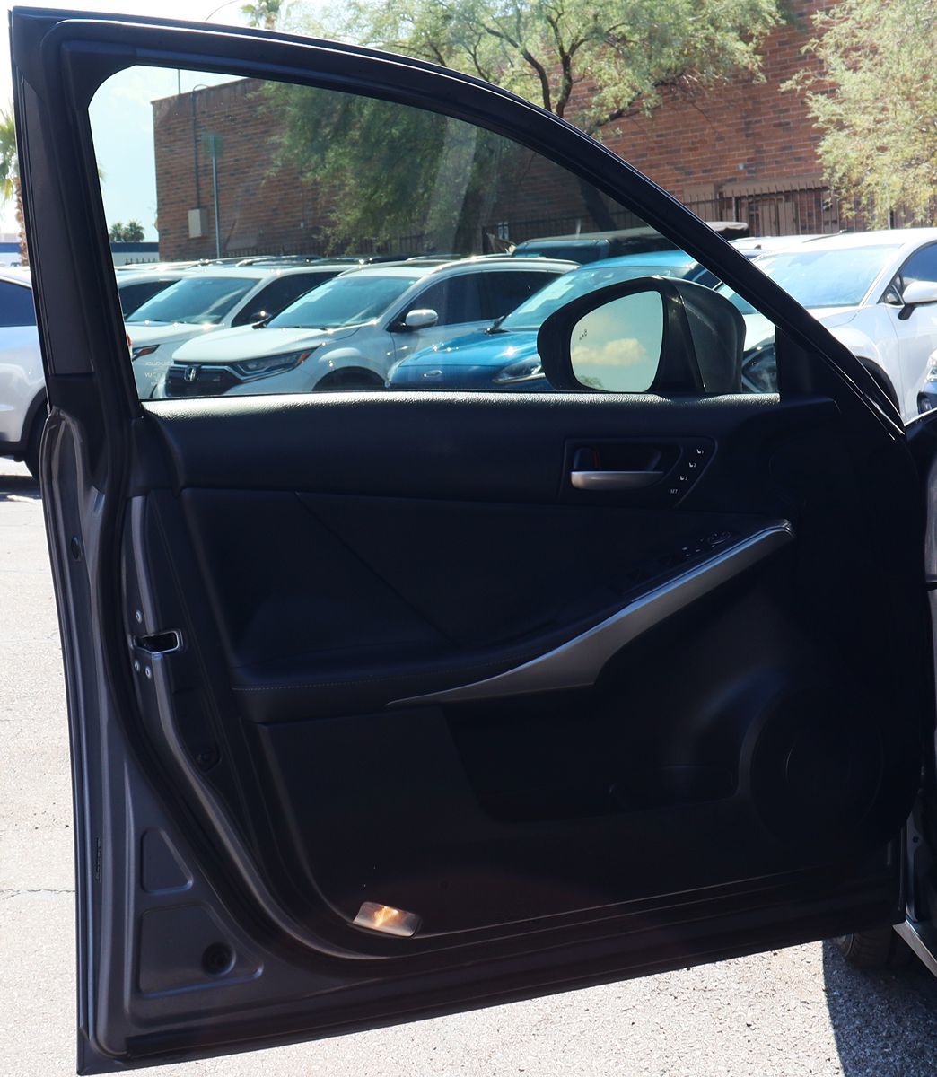 2018 Lexus IS 300 Image 58 of 61