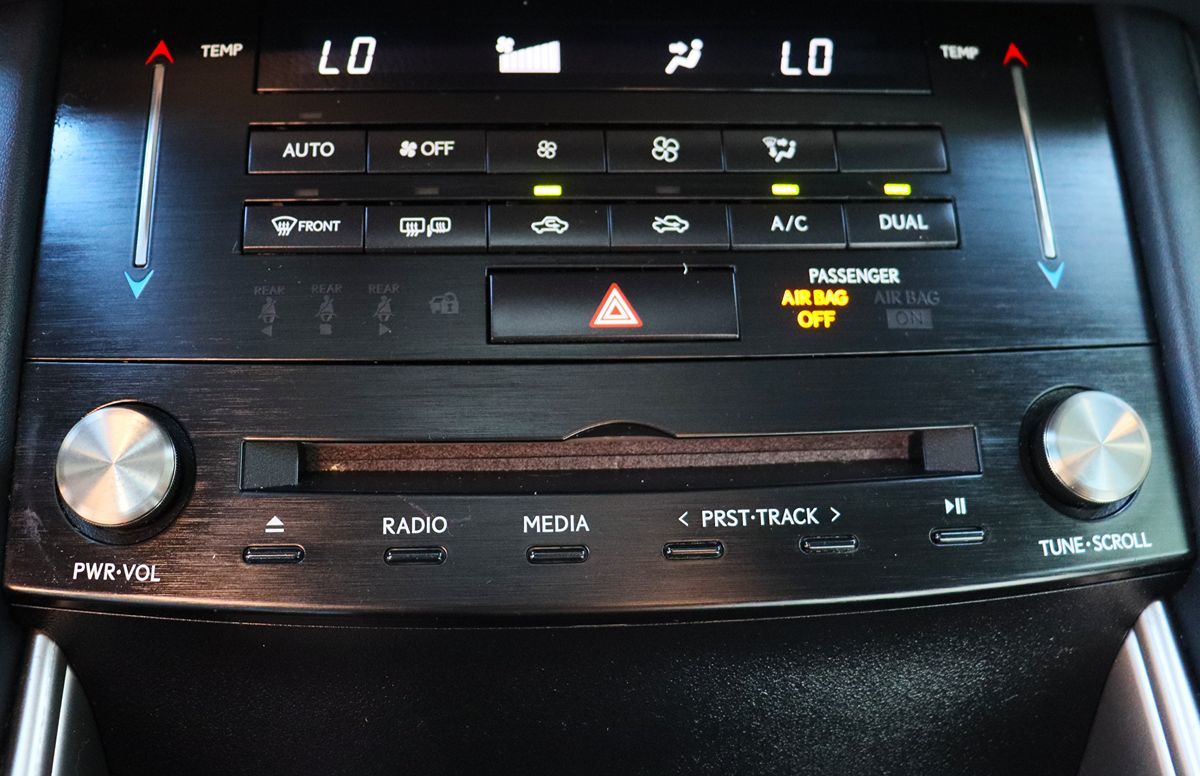 2018 Lexus IS 300 Image 47 of 61