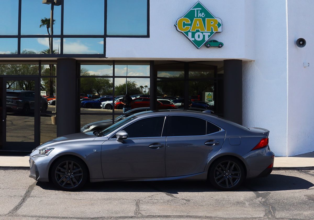 2018 Lexus IS 300 Image 16 of 61