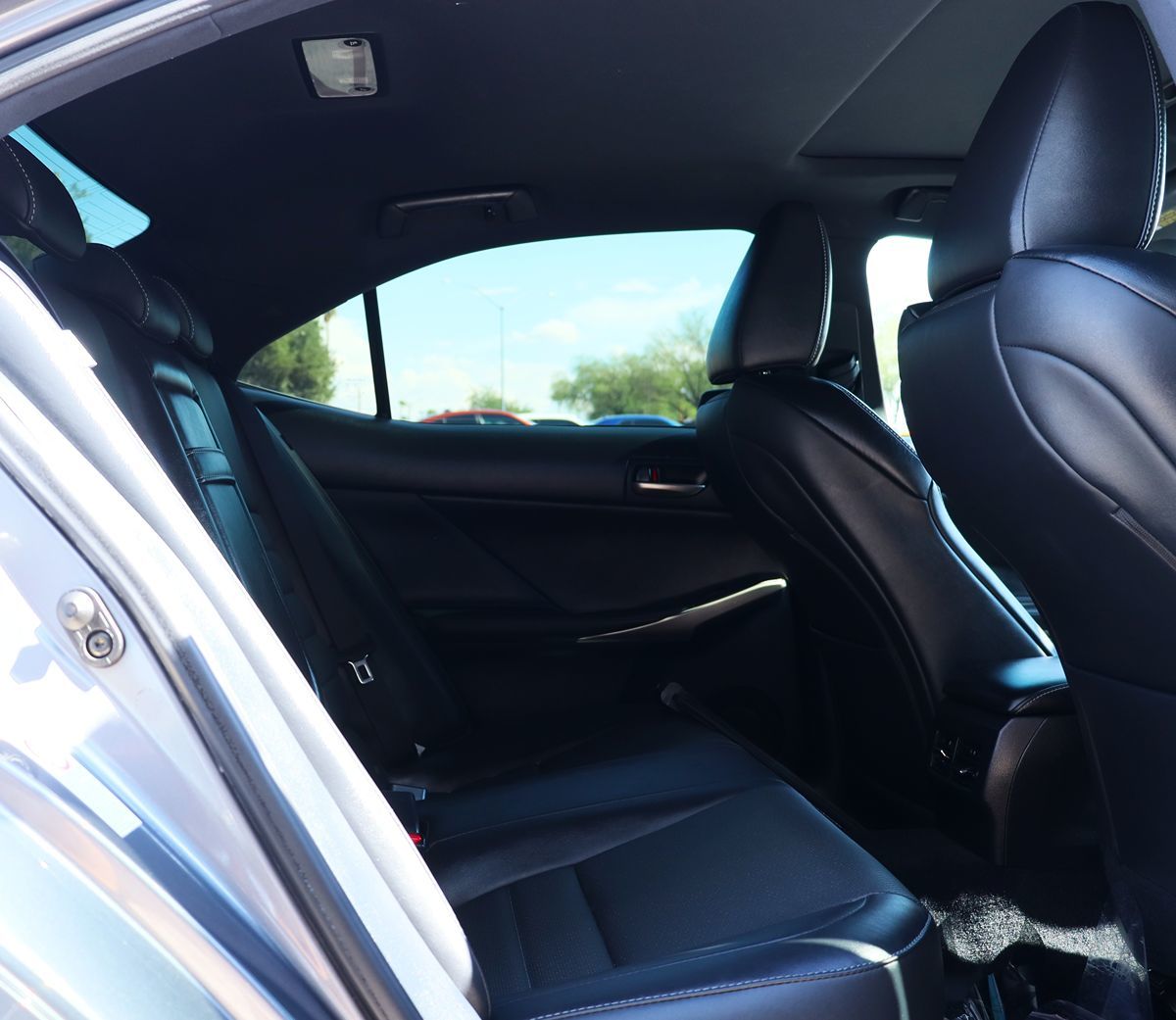 2018 Lexus IS 300 Image 29 of 61