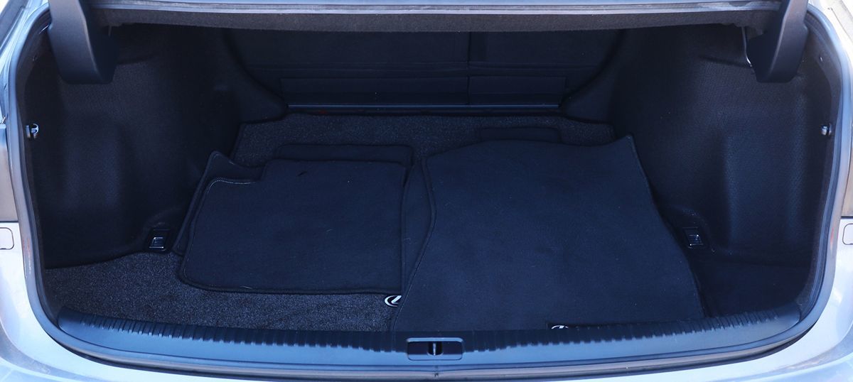 2018 Lexus IS 300 Image 24 of 61