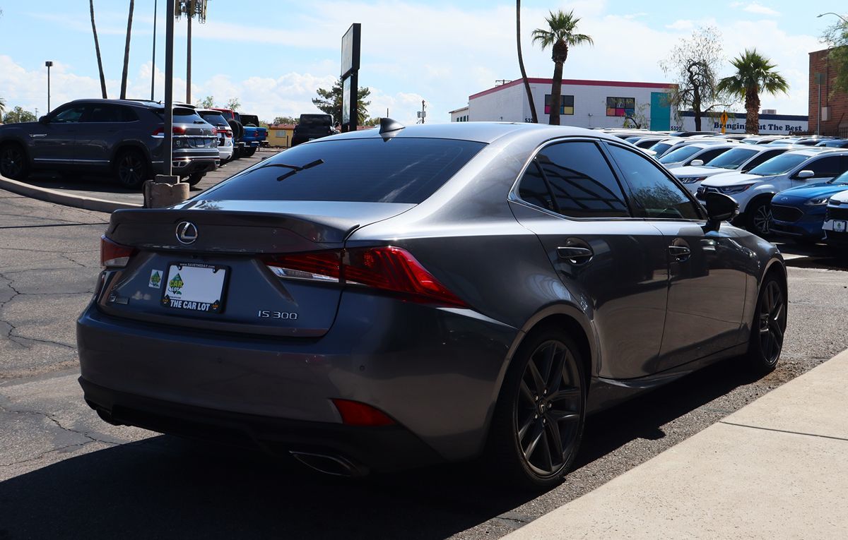 2018 Lexus IS 300 Image 8 of 61