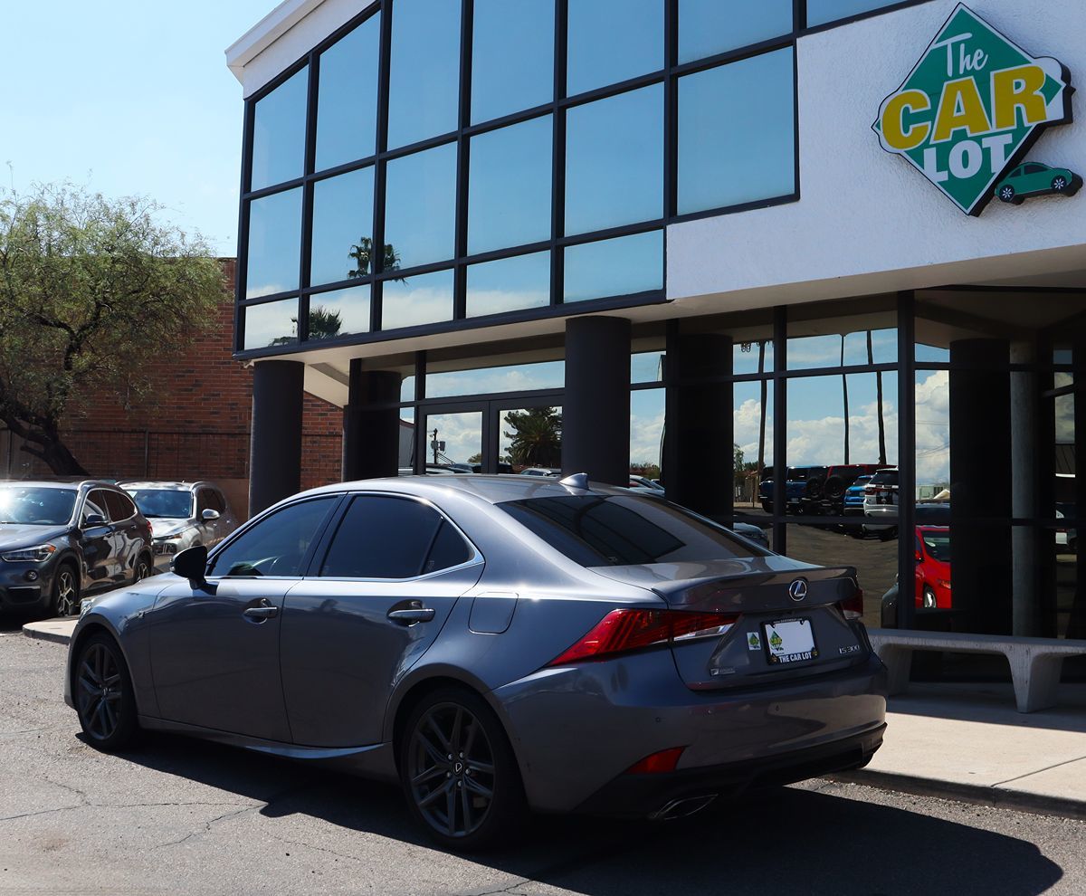 2018 Lexus IS 300 Image 15 of 61