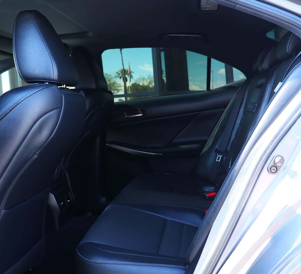 2018 Lexus IS 300 Image 30 of 61