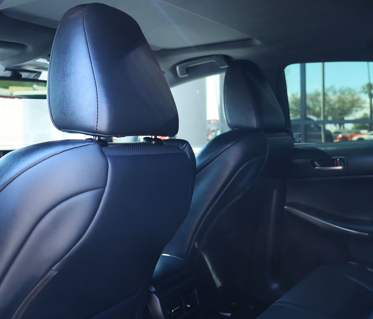 2018 Lexus IS 300 Image 28 of 61