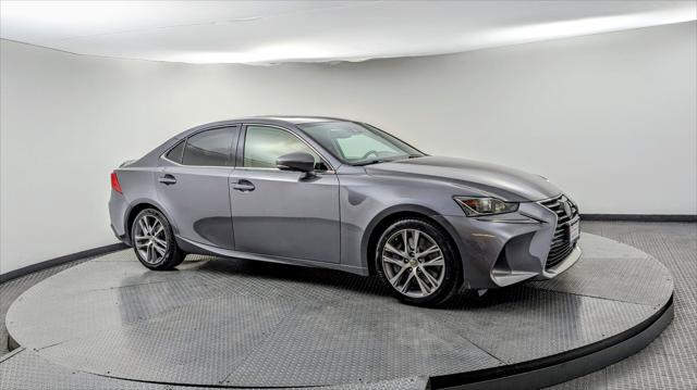 2018 Lexus IS 300 Image 4 of 33