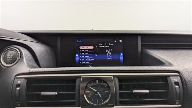 2018 Lexus IS 300 Image 22 of 33