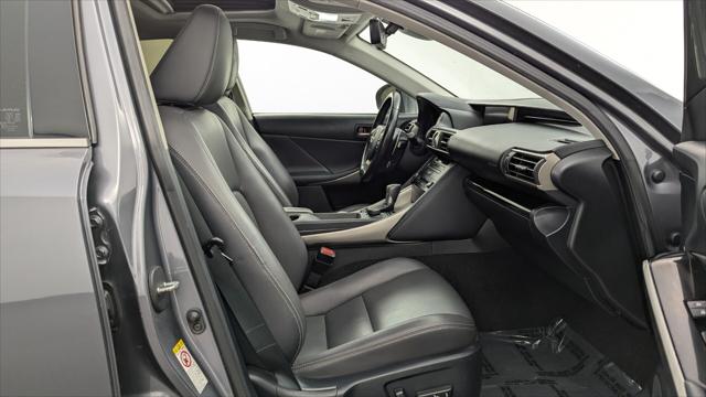 2018 Lexus IS 300 Image 14 of 33