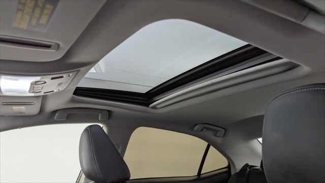 2018 Lexus IS 300 Image 19 of 33