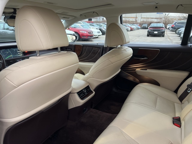 Vehicle image 12 of 27
