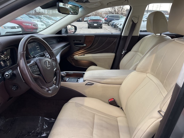 Vehicle image 10 of 27
