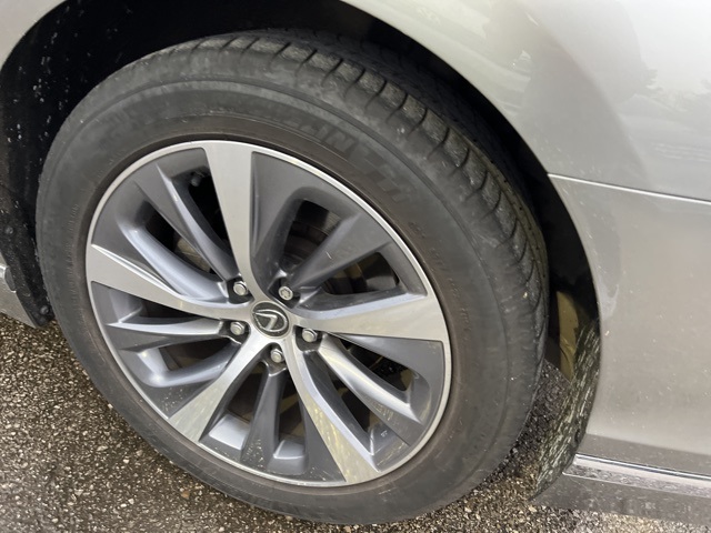Vehicle image 26 of 27