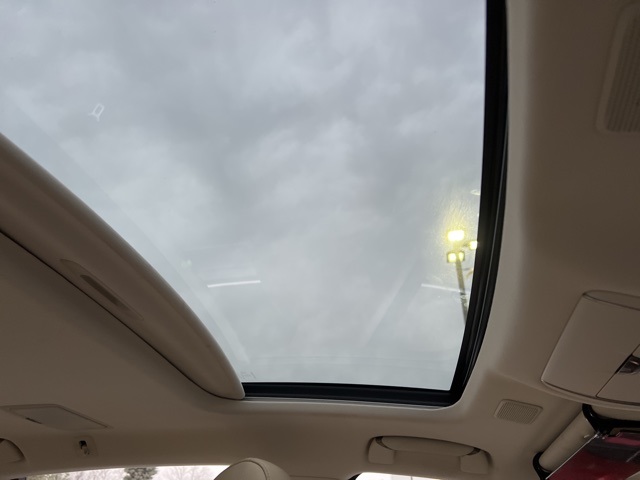 Vehicle image 23 of 27