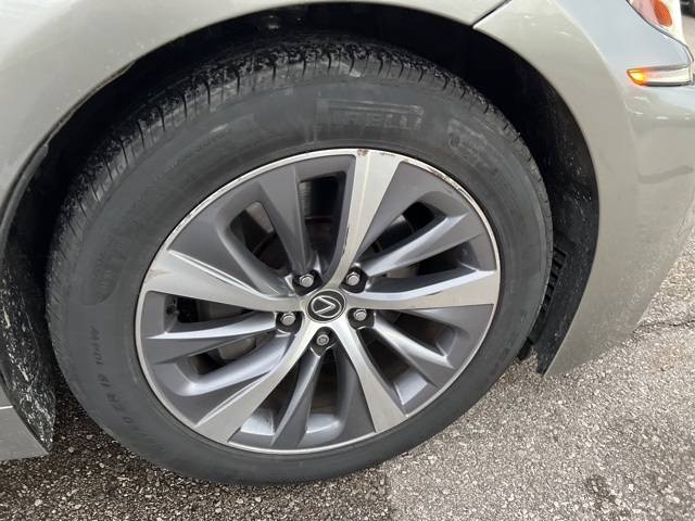 Vehicle image 24 of 27