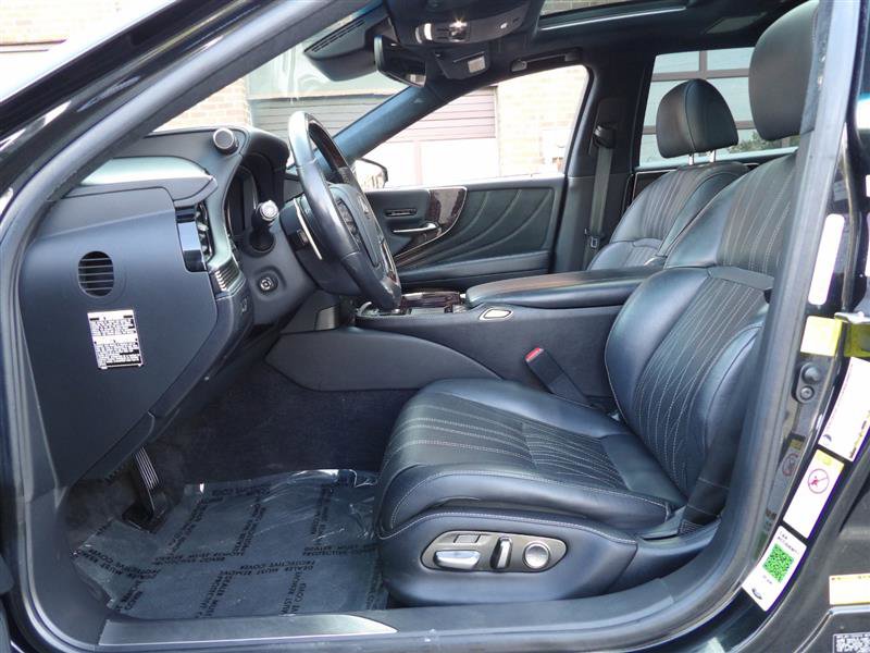 2018 Lexus LS Image 11 of 25