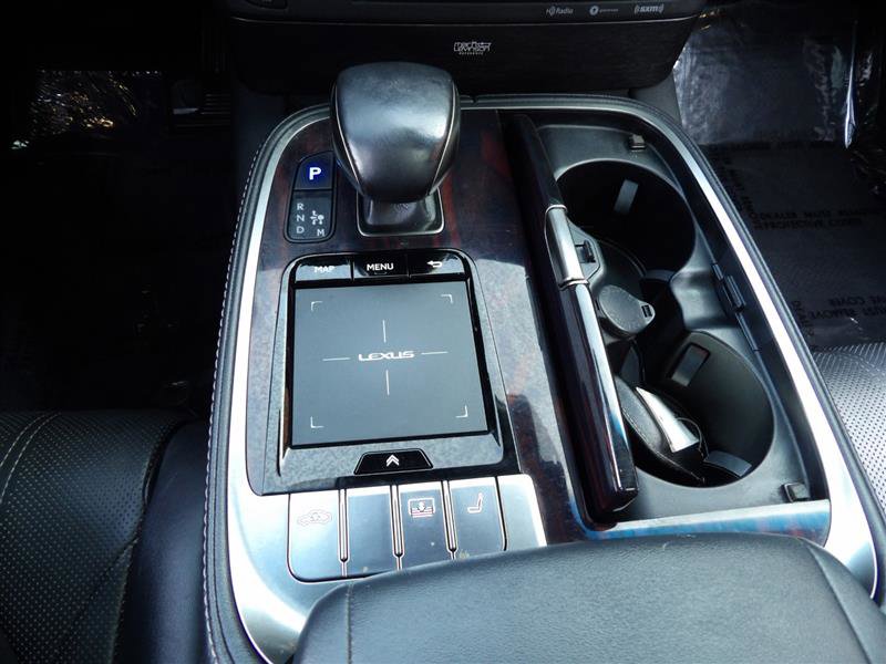 2018 Lexus LS Image 17 of 25
