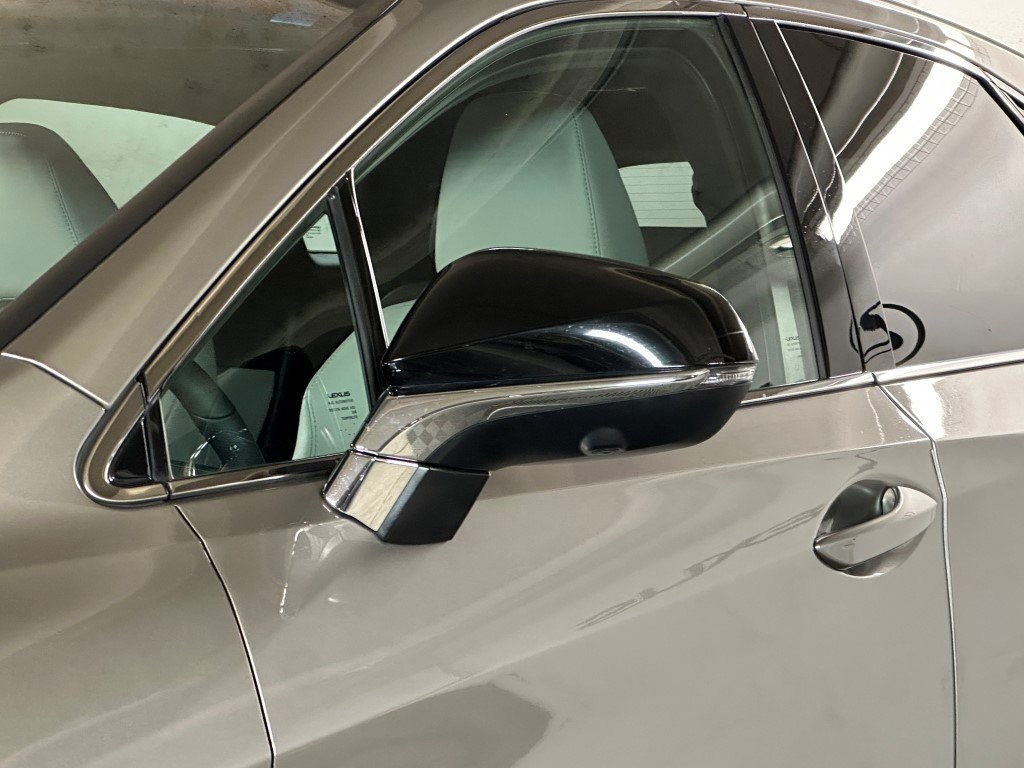Vehicle image 8 of 33