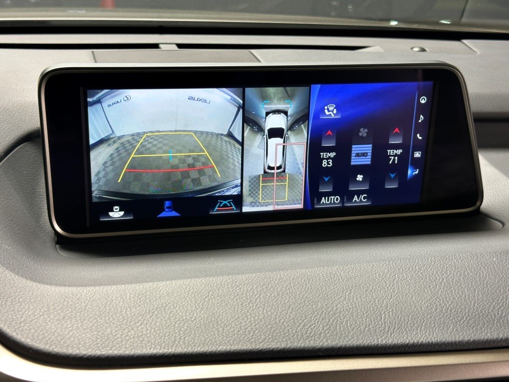 Vehicle image 29 of 33