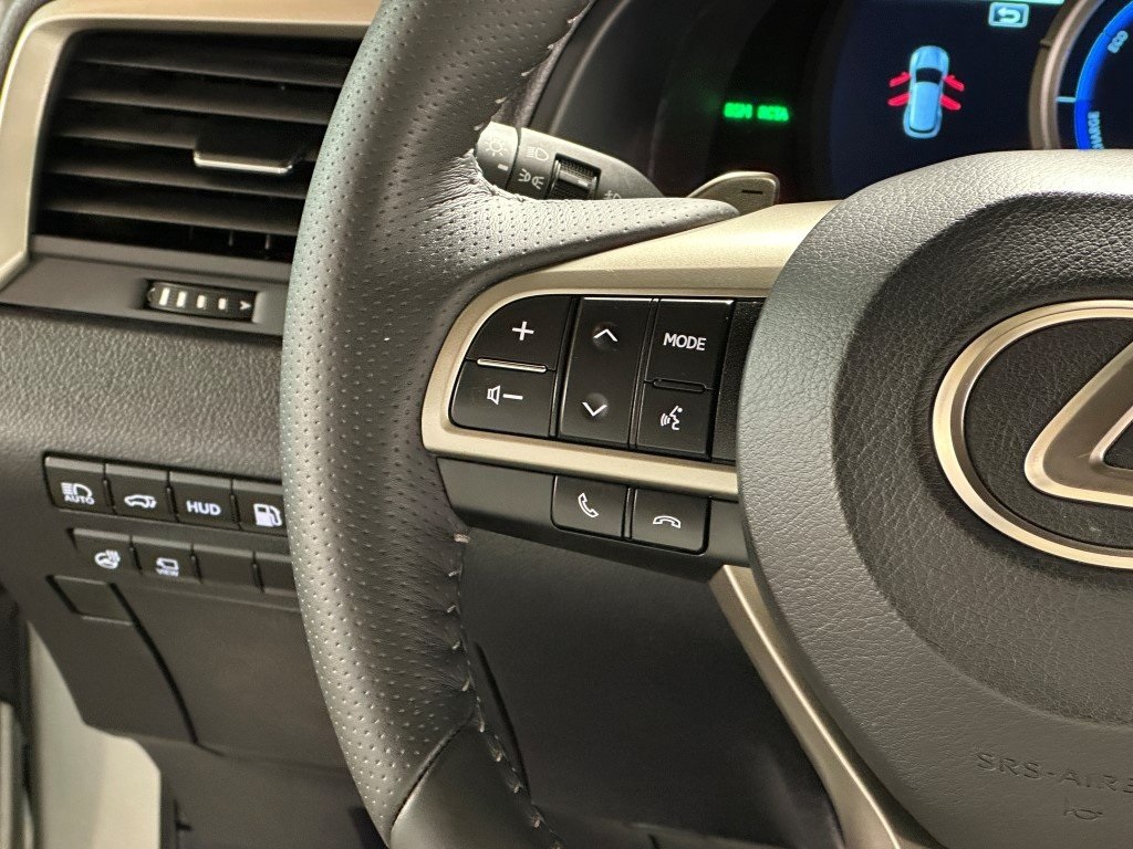 Vehicle image 22 of 33