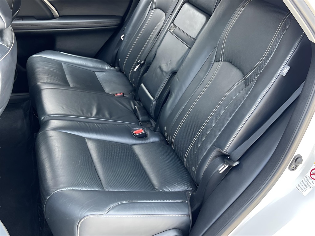 Vehicle image 17 of 44