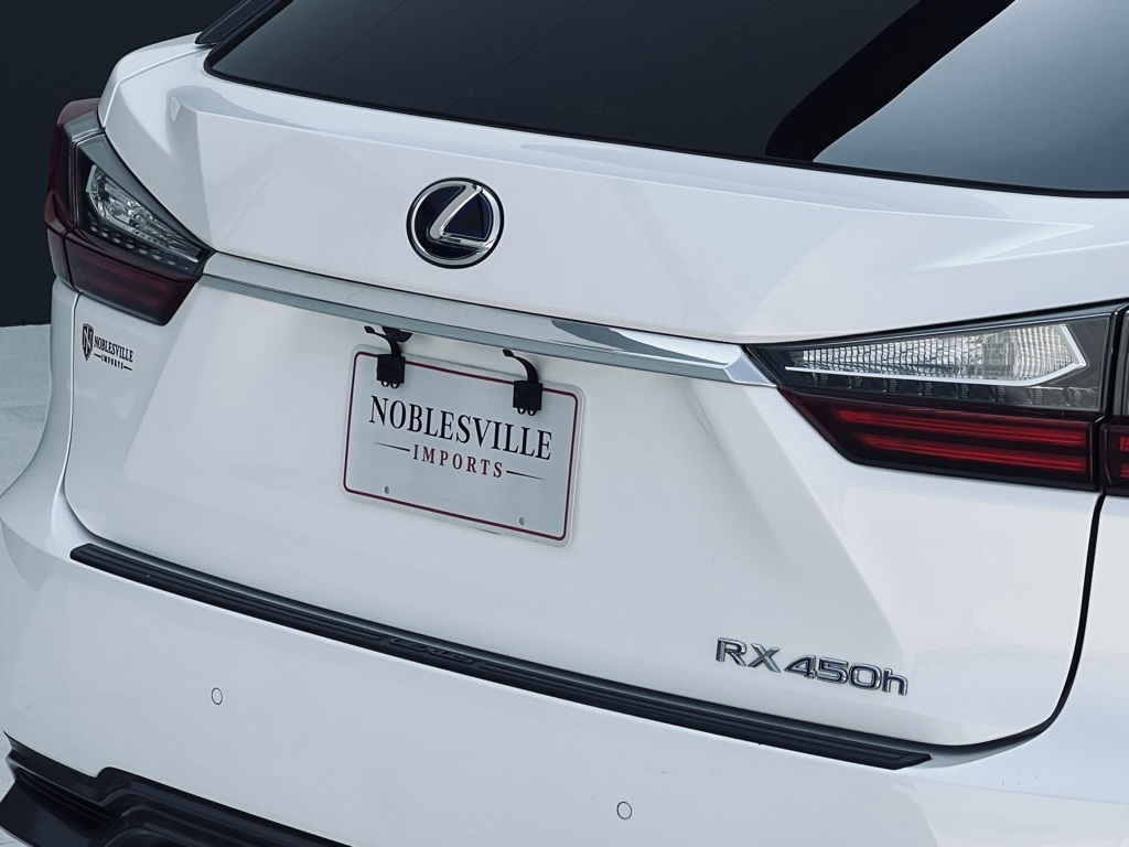 Vehicle image 36 of 44