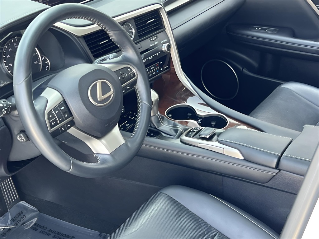Vehicle image 41 of 44