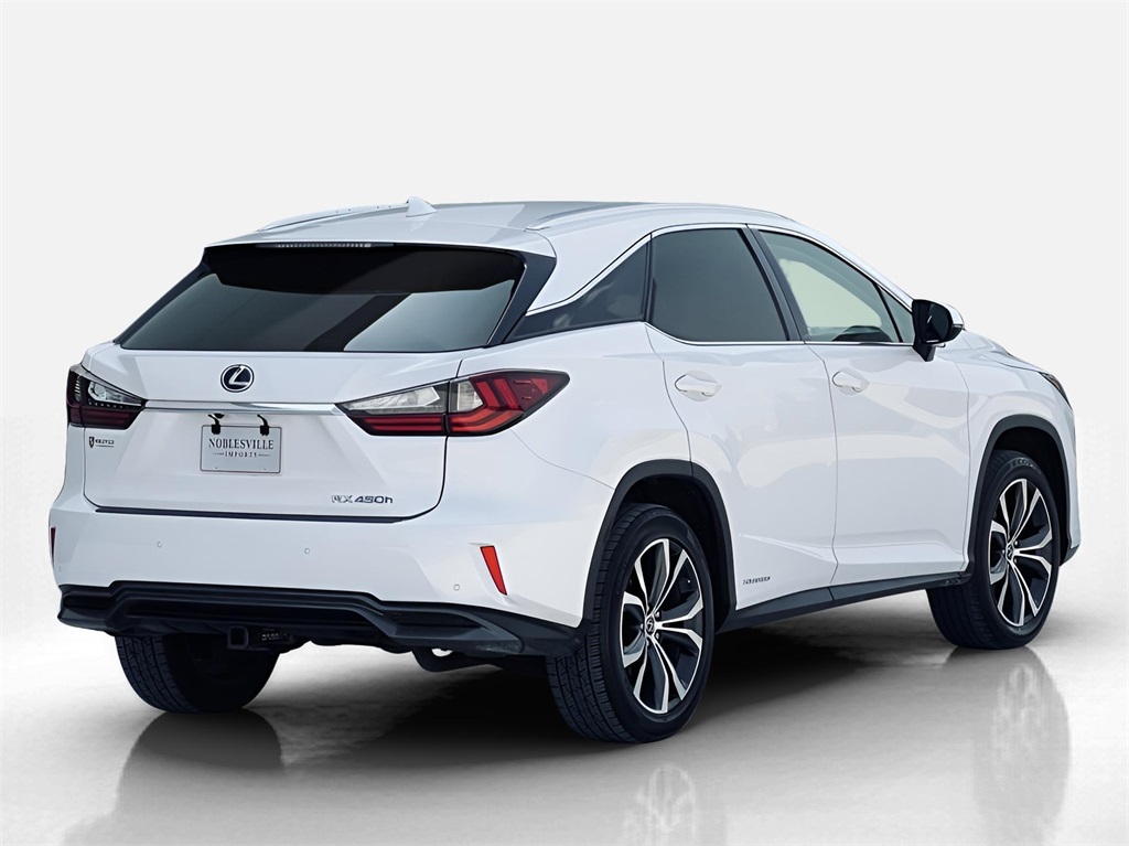 Vehicle image 4 of 44