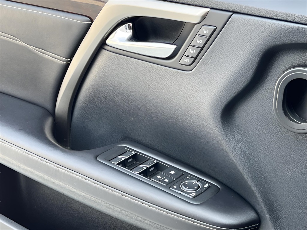 Vehicle image 44 of 44