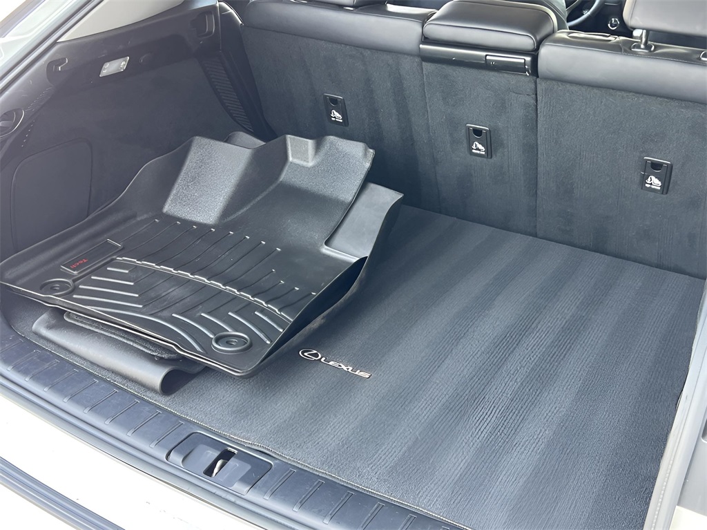 Vehicle image 13 of 44