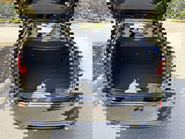 Vehicle image 28 of 30