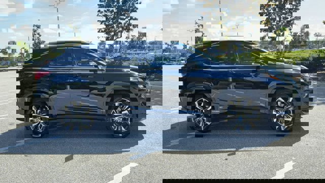 Vehicle image 5 of 30