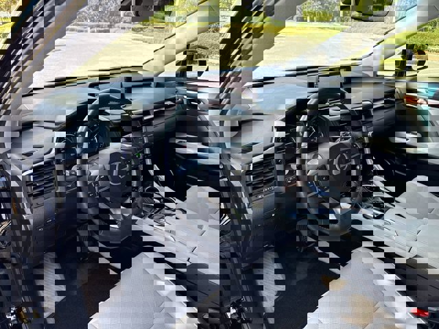 Vehicle image 12 of 30
