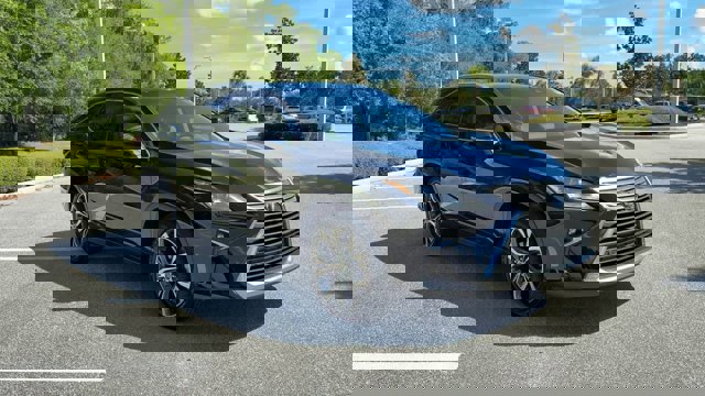 Vehicle image 4 of 30