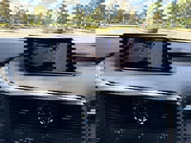 Vehicle image 21 of 30