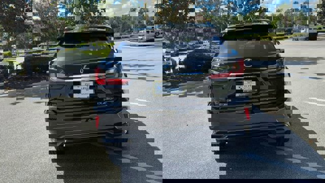 Vehicle image 11 of 30